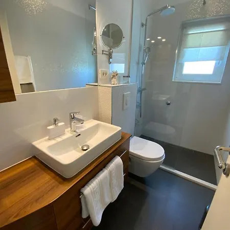 Park View Apartment *