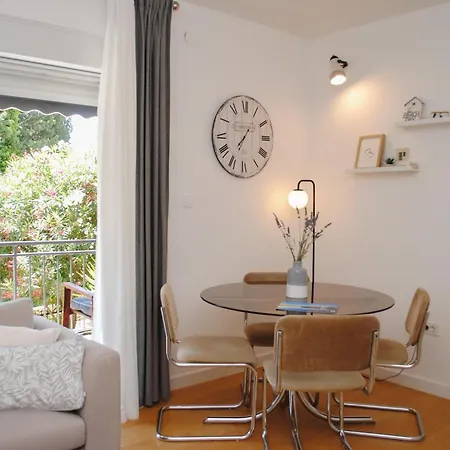 Park View Apartment